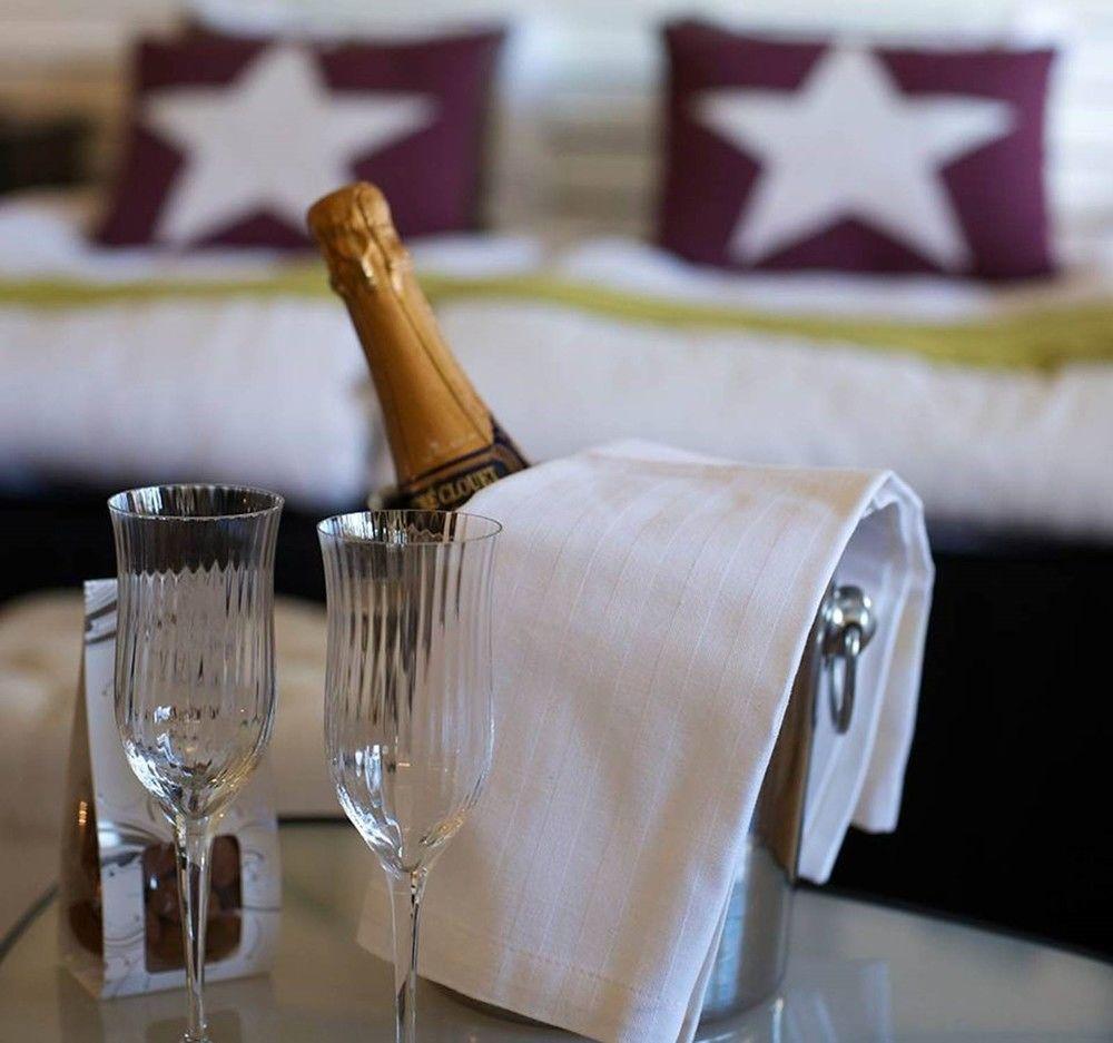 Hotell Tinget Sala Ngoại thất bức ảnh